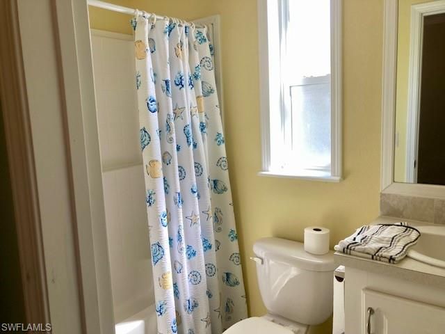 325 Shoreland DR E, Fort Myers, FL 33905