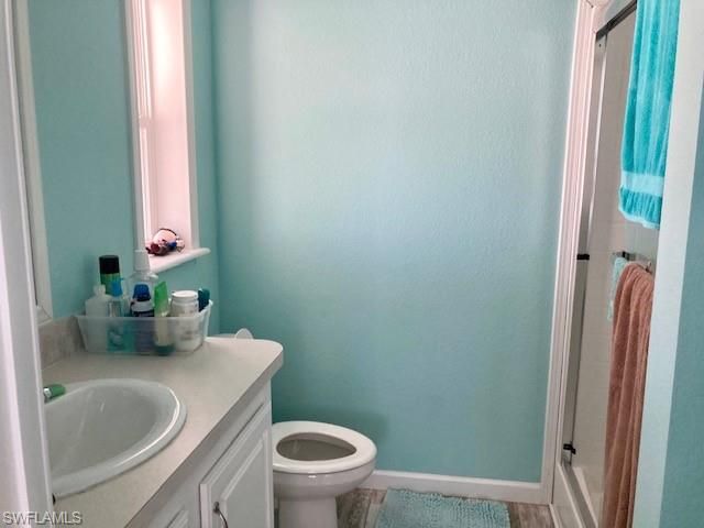 325 Shoreland DR E, Fort Myers, FL 33905