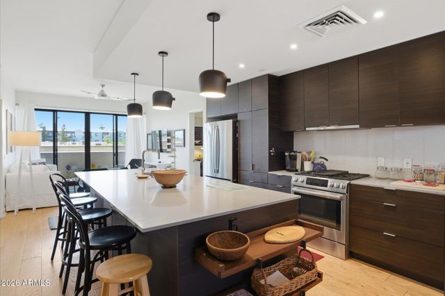2300 E CAMPBELL Avenue 212, Phoenix, AZ 85016