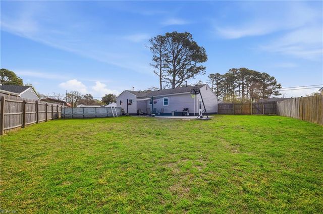 8243 Baywood DR, Norfolk, VA 23518