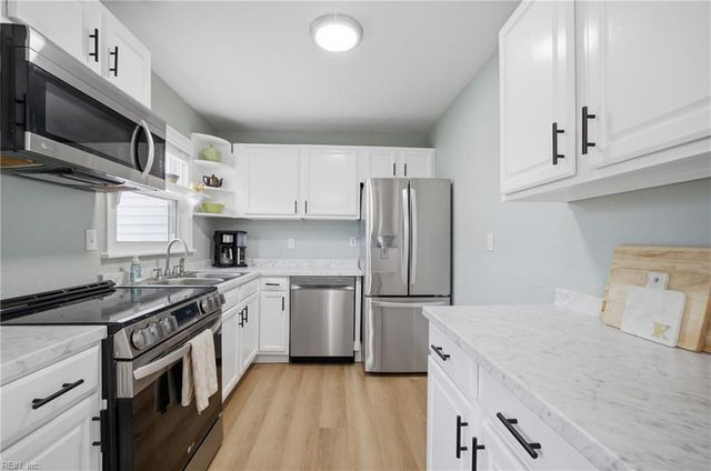 8243 Baywood DR, Norfolk, VA 23518