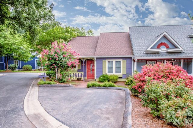 806 Prince Albert Court, Statesville, NC 28677