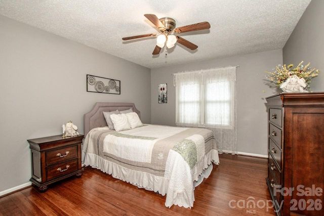 806 Prince Albert Court, Statesville, NC 28677