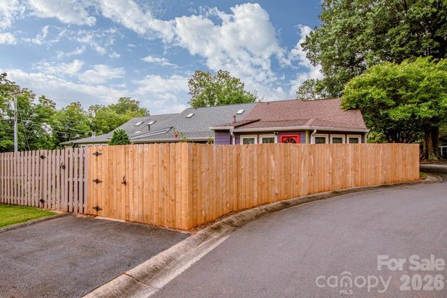 806 Prince Albert Court, Statesville, NC 28677