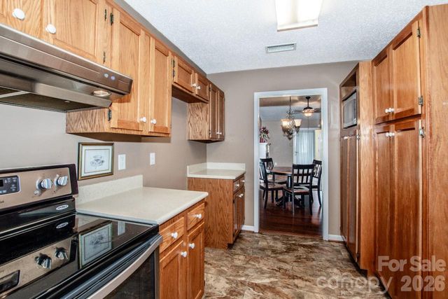 806 Prince Albert Court, Statesville, NC 28677