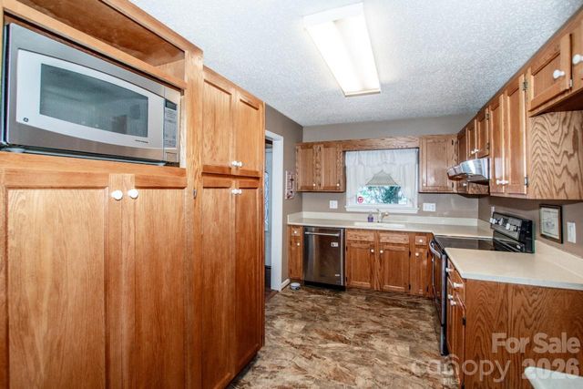 806 Prince Albert Court, Statesville, NC 28677