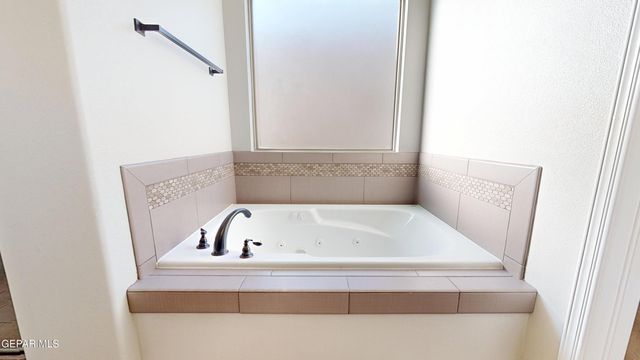 3142 RED ORCHARD Drive, El Paso, TX 79938