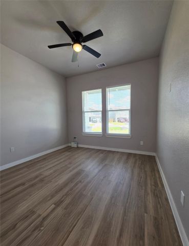 727 Road 5714, Cleveland, TX 77327