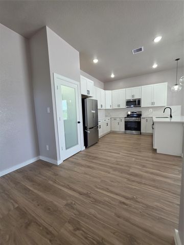 727 Road 5714, Cleveland, TX 77327