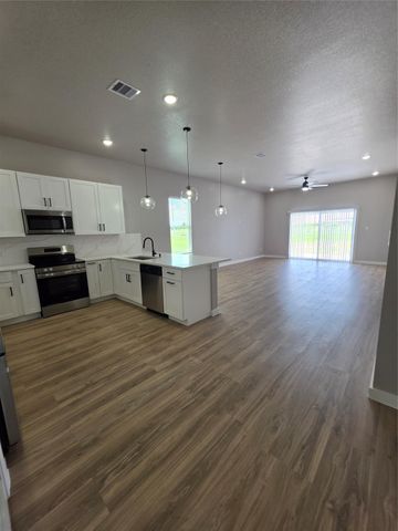 727 Road 5714, Cleveland, TX 77327