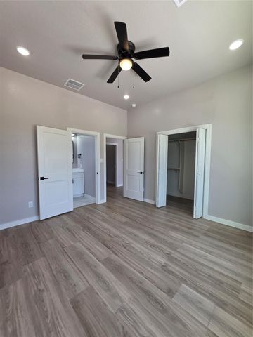 727 Road 5714, Cleveland, TX 77327