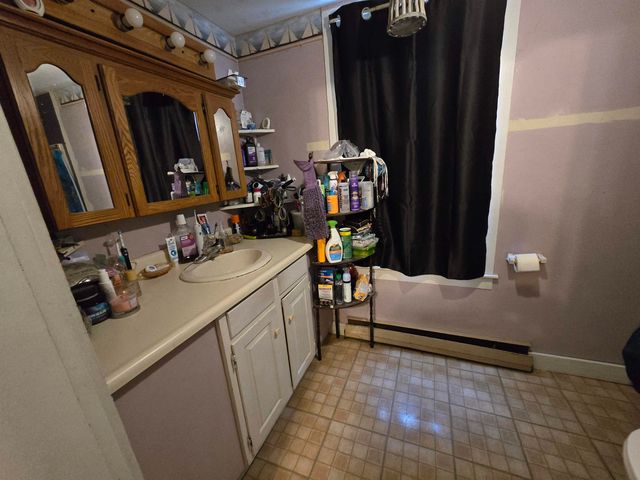 110 Pleasant Street, Newport City, VT 05855