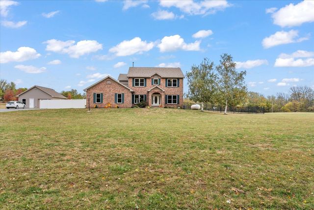 302 County Road 2650 N, Mahomet, IL 61853