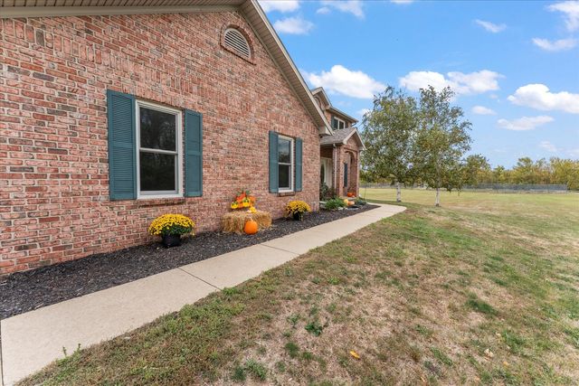 302 County Road 2650 N, Mahomet, IL 61853