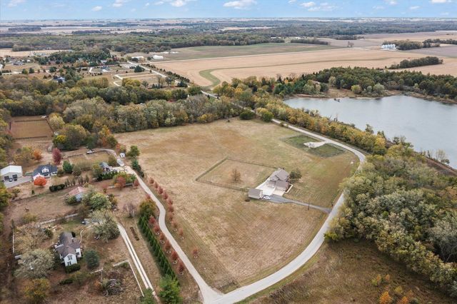 302 County Road 2650 N, Mahomet, IL 61853