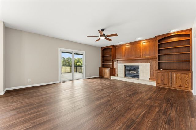 302 County Road 2650 N, Mahomet, IL 61853