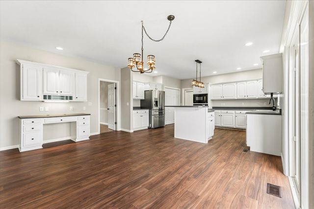 302 County Road 2650 N, Mahomet, IL 61853