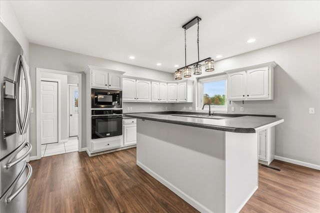 302 County Road 2650 N, Mahomet, IL 61853