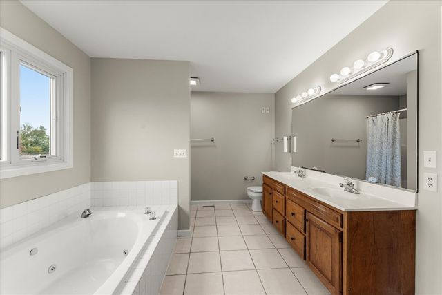 302 County Road 2650 N, Mahomet, IL 61853