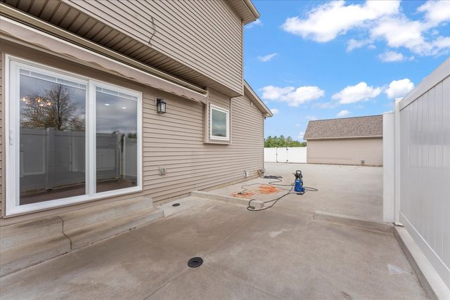 302 County Road 2650 N, Mahomet, IL 61853