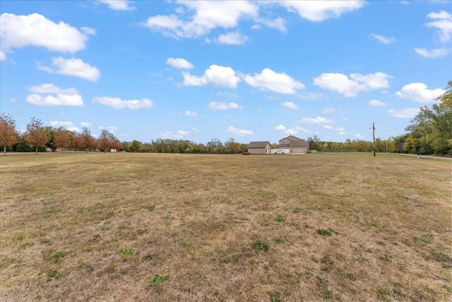 302 County Road 2650 N, Mahomet, IL 61853