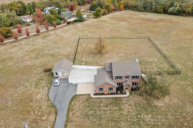 302 County Road 2650 N, Mahomet, IL 61853