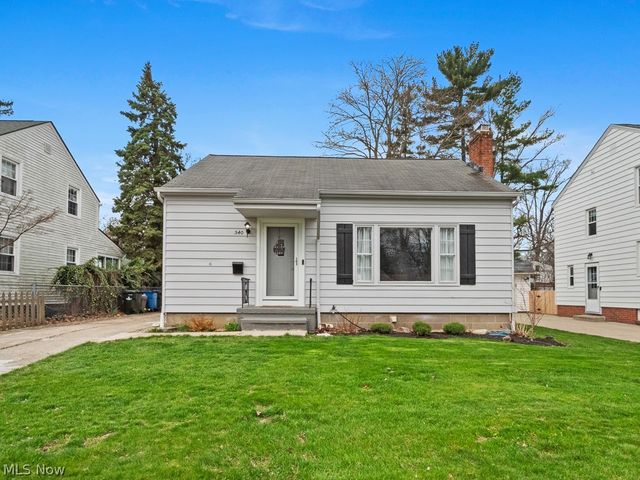 540 Kenilworth Road, Bay Village, OH 44140