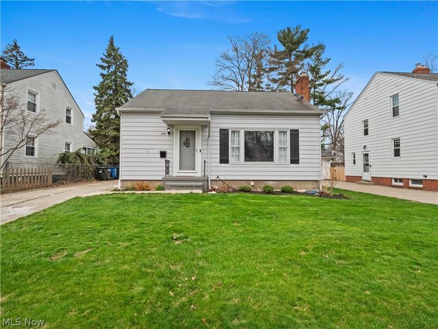 540 Kenilworth Road, Bay Village, OH 44140