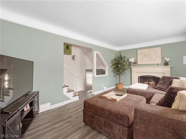 540 Kenilworth Road, Bay Village, OH 44140