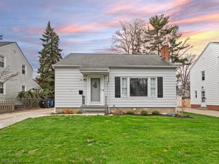 540 Kenilworth Road, Bay Village, OH 44140