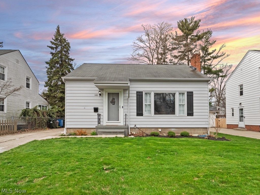 540 Kenilworth Road, Bay Village, OH 44140