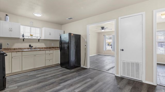 310 ALDAMA, San Antonio, TX 78237