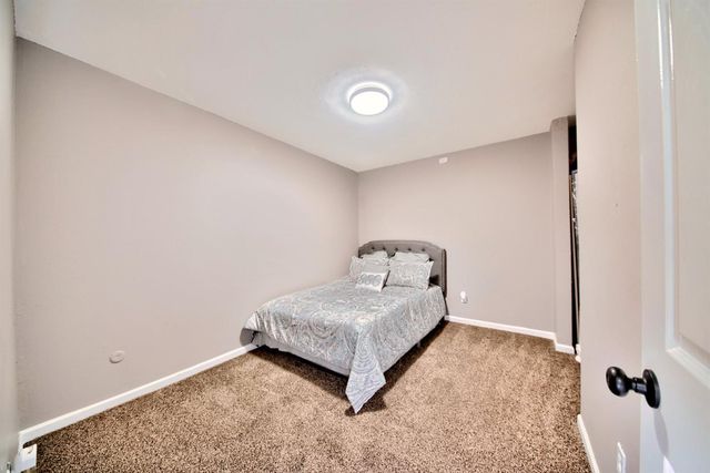 9014 Hillcrest Ave, Stockton, CA 95210