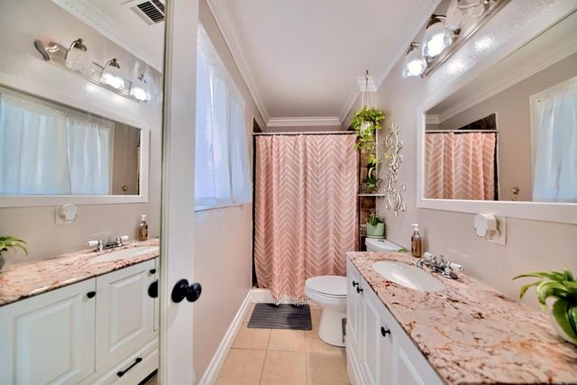 9014 Hillcrest Ave, Stockton, CA 95210