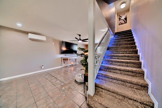 9014 Hillcrest Ave, Stockton, CA 95210