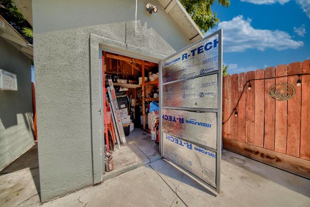 9014 Hillcrest Ave, Stockton, CA 95210