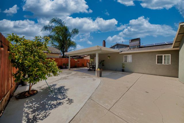 9014 Hillcrest Ave, Stockton, CA 95210
