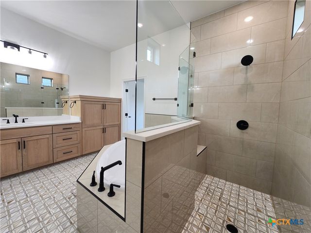 11012 Stinnett Mill Road, Salado, TX 76571