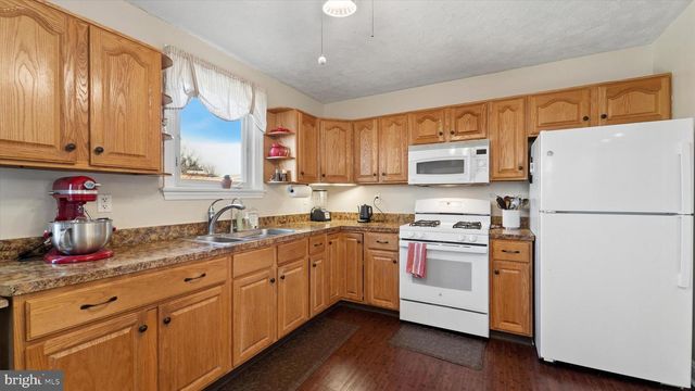 8016 ARLINGTON AVE, Upper Darby, PA 19082