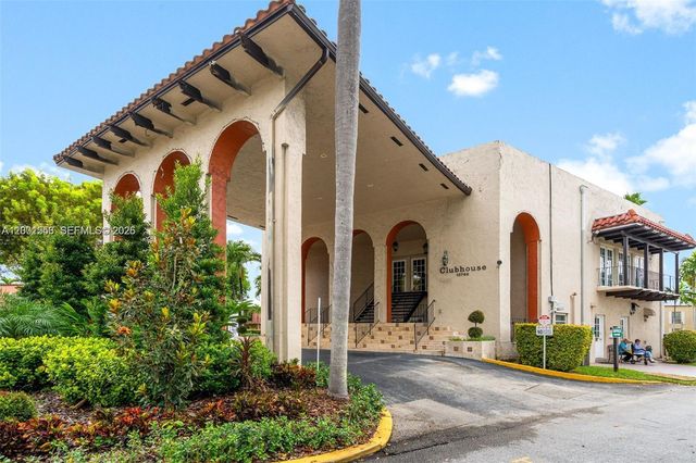 10834 N Kendall Dr X13, Miami, FL 33176