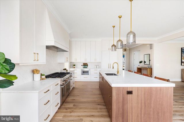 2929 N GREENCASTLE ST, Arlington, VA 22207