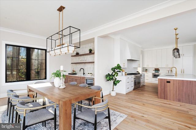 2929 N GREENCASTLE ST, Arlington, VA 22207