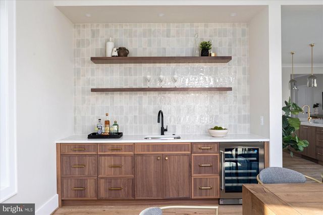 2929 N GREENCASTLE ST, Arlington, VA 22207