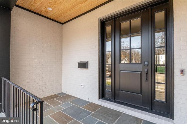 2929 N GREENCASTLE ST, Arlington, VA 22207