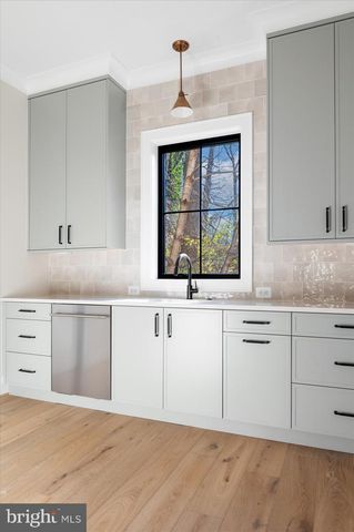 2929 N GREENCASTLE ST, Arlington, VA 22207