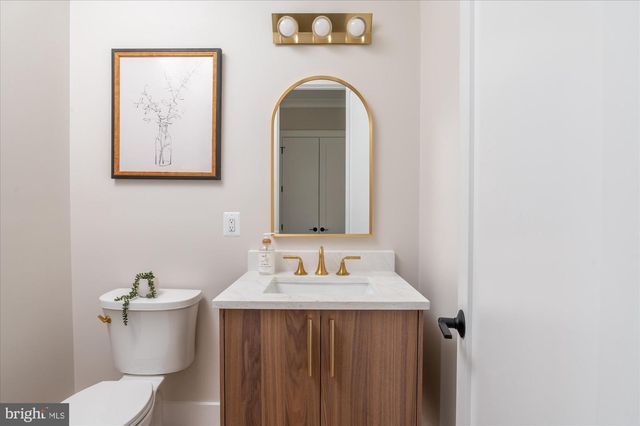 2929 N GREENCASTLE ST, Arlington, VA 22207