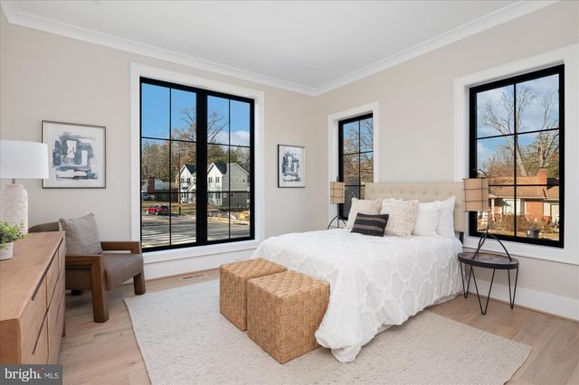 2929 N GREENCASTLE ST, Arlington, VA 22207