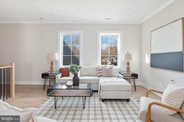 2929 N GREENCASTLE ST, Arlington, VA 22207