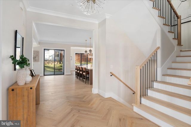 2929 N GREENCASTLE ST, Arlington, VA 22207