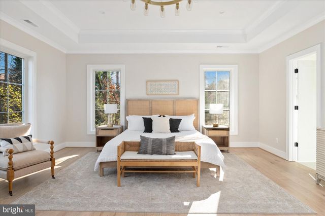 2929 N GREENCASTLE ST, Arlington, VA 22207